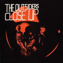 Outsiders - Close Up