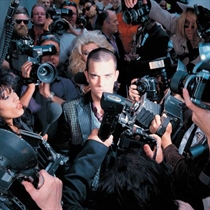 ROBBIE WILLIAMS - LIFE THRU A LENS (Vinyl)