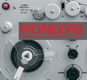 Diverse: Pioneers - The Beginning Of Danish Electronic Music (CD/Bog)